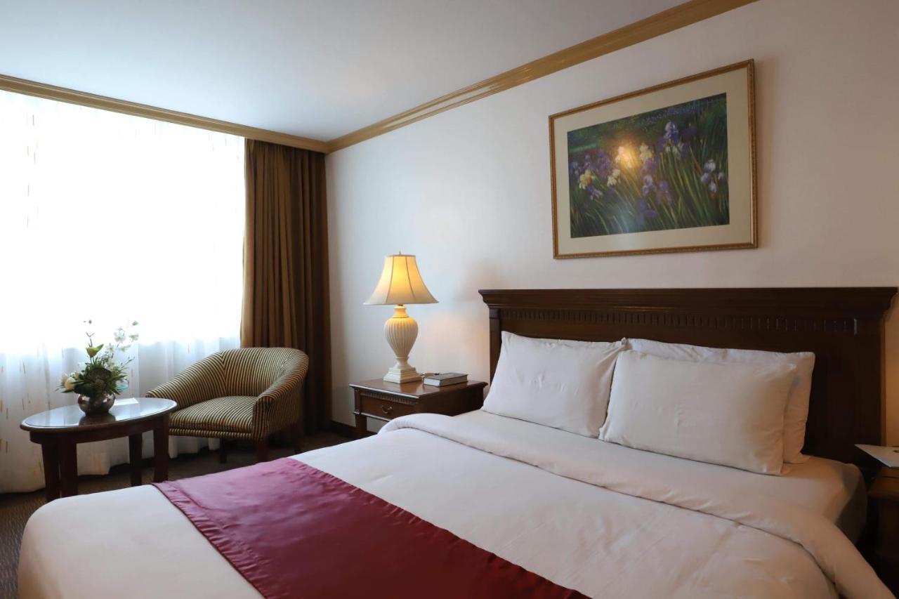 Tiara Oriental Hotel Makati City Exteriér fotografie